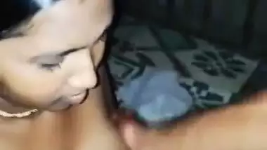 Tamil wife makes her husband happy in HD local sex video