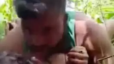 Beautiful Indian girl gets fucked XXX outdoors by her cute boyfriend MMS