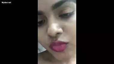 Beautiful sexy indian showing pussy