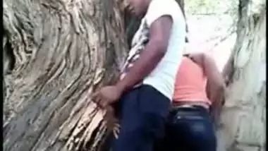 Desi school girl enjoying outdoor sex with BF and caught on XXX cam