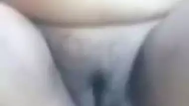 Curvy Desi village girl shows perky XXX tits and pussy in MMS clip