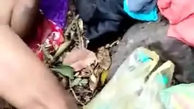 Dehati couple caught fucking in jungle