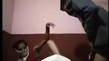 Desi girl fucking in room with lover