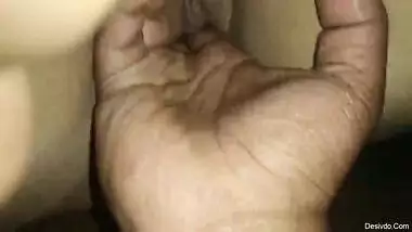 Indian Girl wet pussy eaking pussy