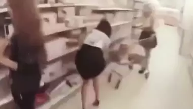 Desi Village Bhabhi Ko Khet Me Lejake Ki Chuday With Desi Bhabhi And Desi Aunty