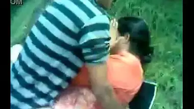 Mature bhabhi enjoys outdoor threesome with two strangers