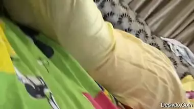 Homely Young Aunty Show In Leggings