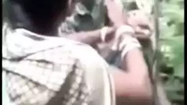Desi mms sex videos, caught as devar fuck bhabhi outdoor In the jungle