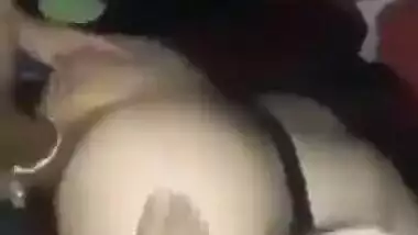Men use Vaseline to drill an aunty’s ass in Tamil aunty sex