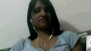 Indian girl caught naked on Skype chatting with...