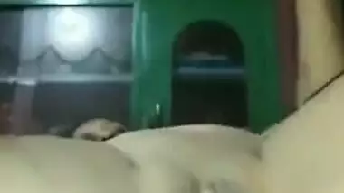 Unsatisfied Desi bhabi Milf Masturbating