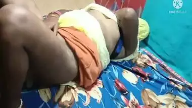 Desi Gao Ki Kamla Bai Ko Jiju Ne Choda