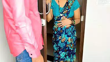 Komal kam dhundne gayi aur Malik ne majburi ka...