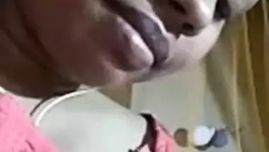 Village Bhabi Showing Her Big Boobs 3 Clips
