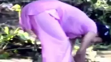 Beautiful tamil desi nymphos girl bathing open