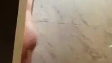 Hawt Desi legal age teenager naked selfie baths video for teen paramours