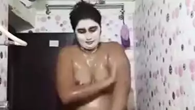 Swathi Naidu New Bathing Video