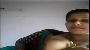 Mallu devika aunty big boobs pulled out