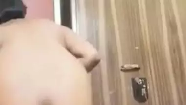 Amateur XXX videos help the nerdy Desi coed earn money for study