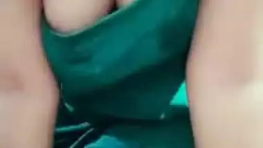 Hot Bhabhi is keen to show off her pussy to million of Desi viewers