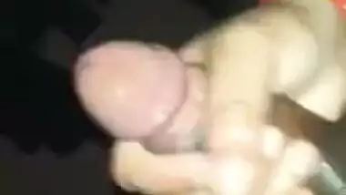 Desi wife handjob till husband not cums