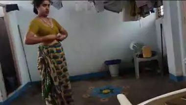 Indian aunt caught dressing