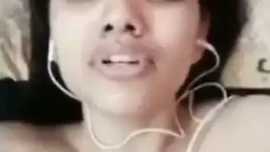 Desi porn of a naked Chennai girl masturbating on a video call