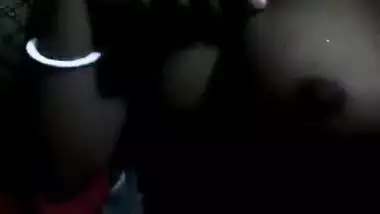 Bengali Boudi Showing