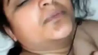 Horny Indian MILF sucking cock and rubbing it all over her body