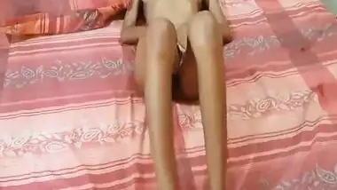 Sri Lankan Horny Girl Masturbating Loud Moaning