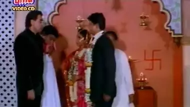 Those lips must have suction the way the form...