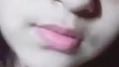 Desi college girl masturbating hard