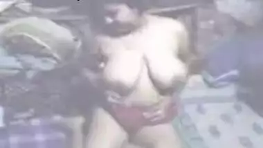 DesiSex24.com – indian bhabhi in red bhabhi homemade bigtits sex sexy amateur boobs