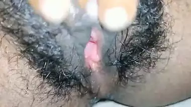 Desi bhabi big pussy fingering