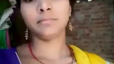 Very cute north indian wife show her big boobs and pussy