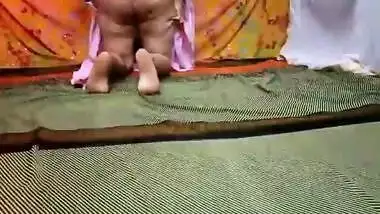 Desy hot figure bhabhi making bathing video for lover