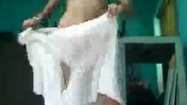 Mallu hot girl in white lungi stripping video