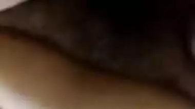 Shower porn video of the young Desi girlfriend with thick eyebrows