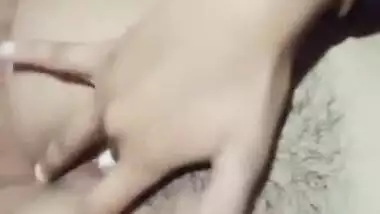 Unsatisfied village bhabhi fingering and cumming