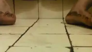 Hot Desi girl Fingering in bathroom