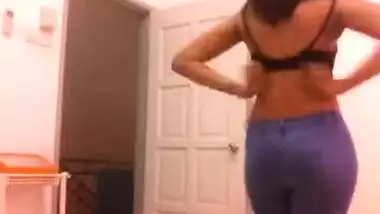 Bhabhi Changing After Shower - Movies. video3porn3