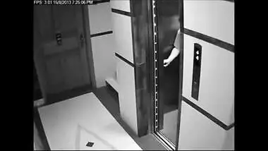 Indian xxx desi mms scandal of Mumbai wife with society lover