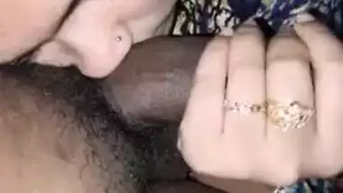Bangladeshi wife sucking black dick of hubby