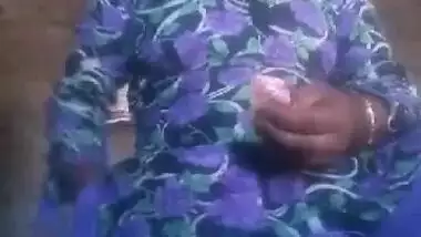 Naughty Bihari Bhabhi flaunting her frontal nude body parts