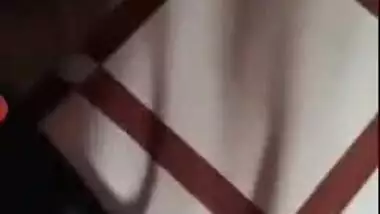 Big boobs Tamil anty exposing her boobs on cam