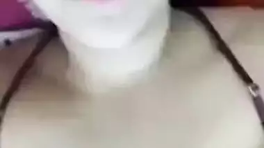 Desi girl showing boobs and pussy