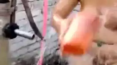 Boomanal Desi wife inside bathroom show boobs and booty