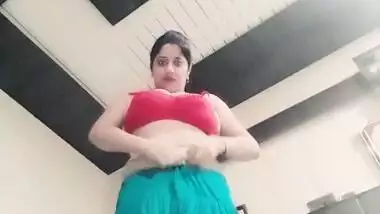 Desi Beautiful Bhabhi Selfie For Lover