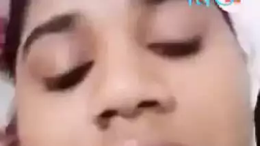 Bangladeshi girl showing red pussy hole on video call