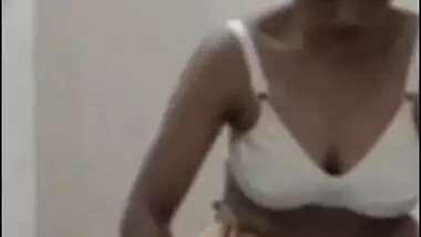 Desi Bhabi With Liver